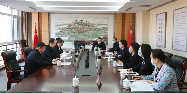 自治區(qū)教育廳與鄂爾多斯市召開廳市合作交流座談會