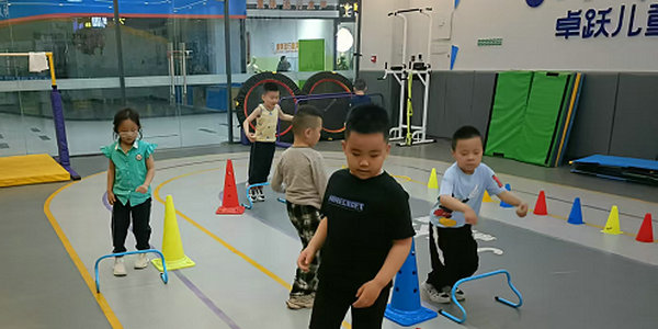 開啟活力運動之旅?！小倫敦卓躍兒童運動館這樣教孩子~
